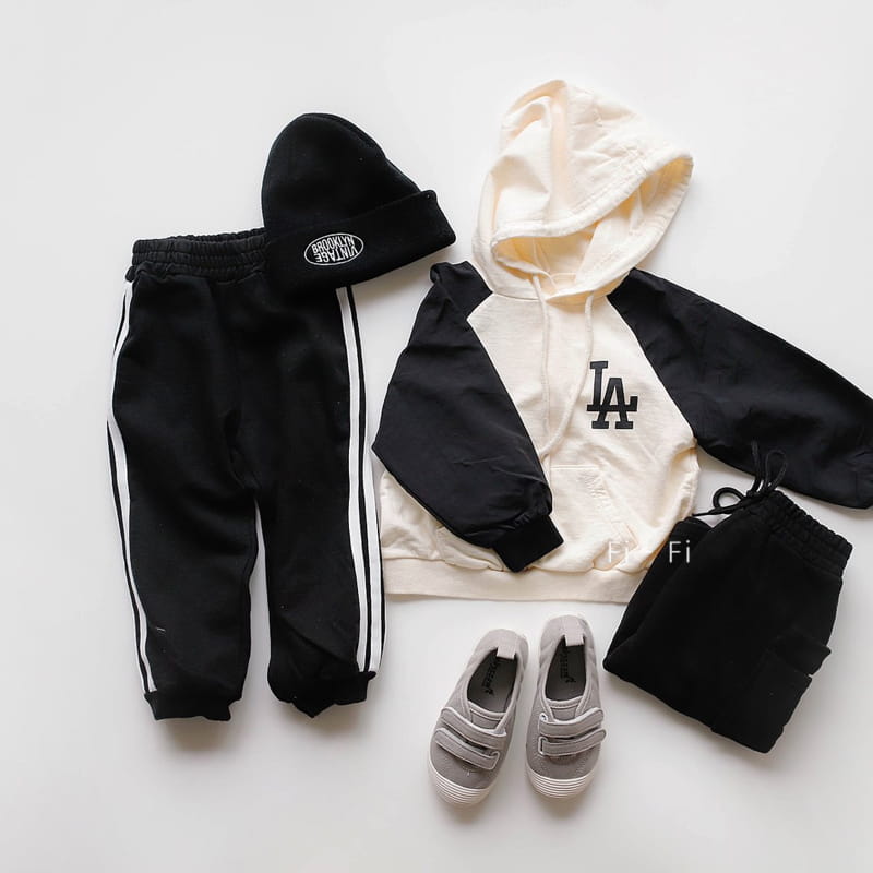 COMMA - Korean Children Fashion - #Kfashion4kids - 3 Line Jogger Pants