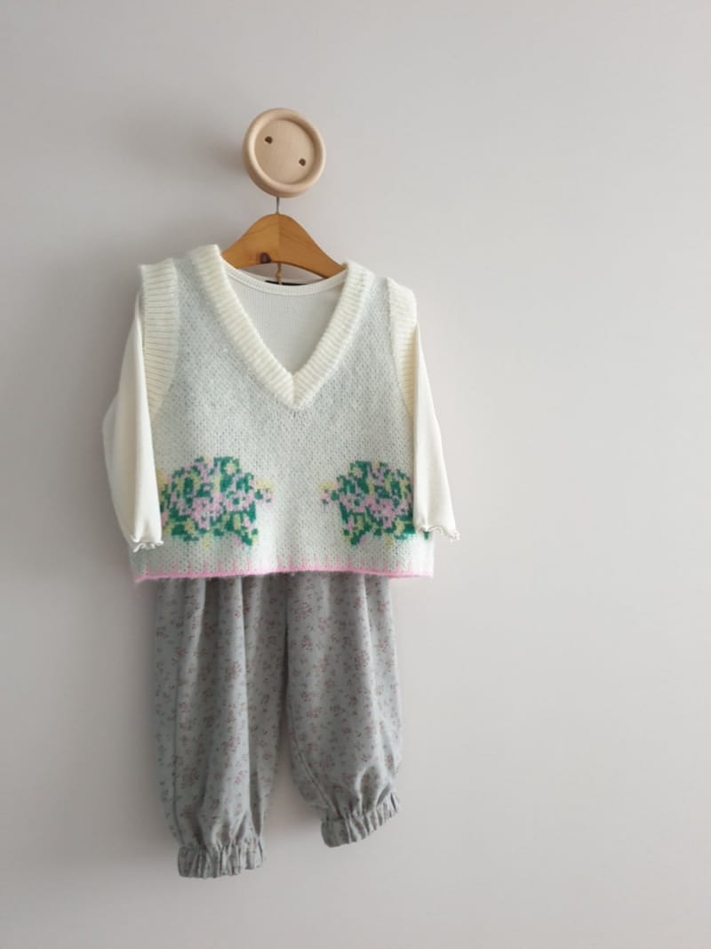ECLAIR - Korean Children Fashion - #Kfashion4kids - Bucket Knit Vest - 12