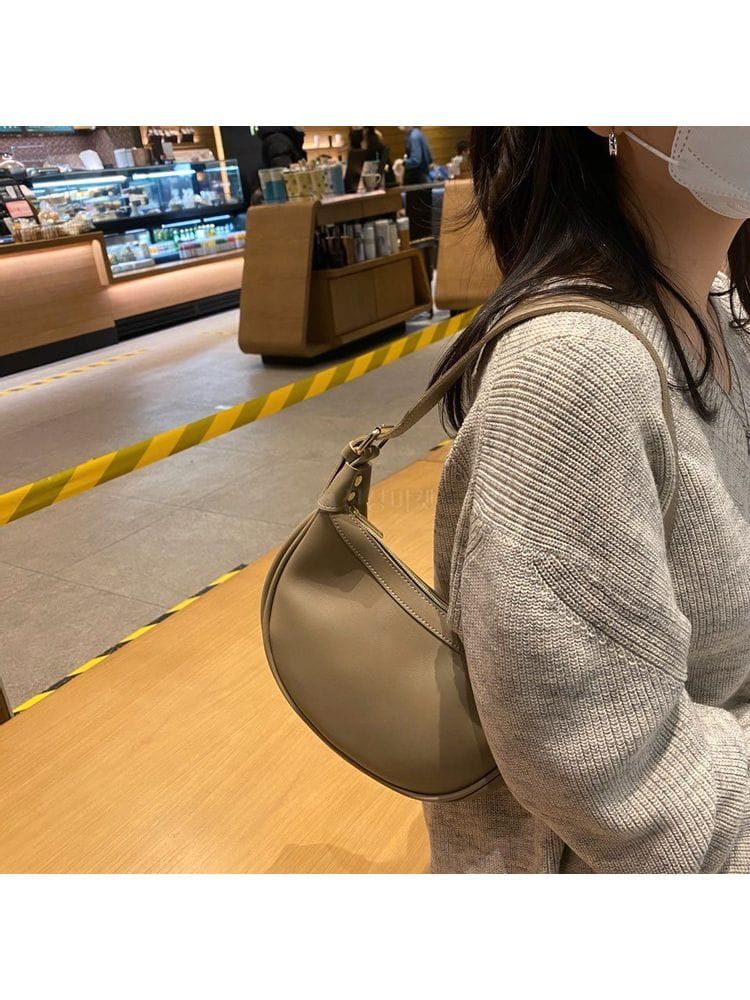EVENDAYS - Korean Children Fashion - #Kfashion4kids - Crescent Moon Sac Bag - 4