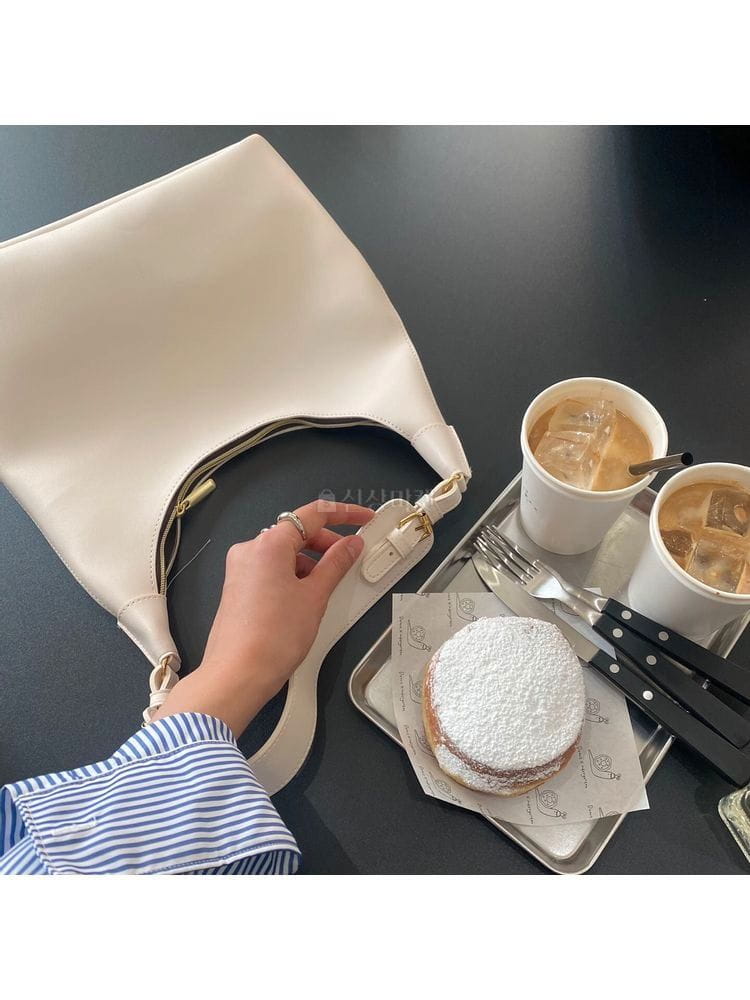 EVENDAYS - Korean Children Fashion - #Kfashion4kids - Mono Big Belt Shoulder Bag - 2