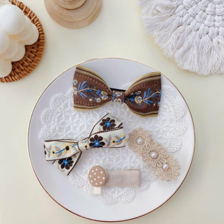 MINS - Korean Children Fashion - #Kfashion4kids - Autumn Embroidery Hairpin [set of 4] - 3