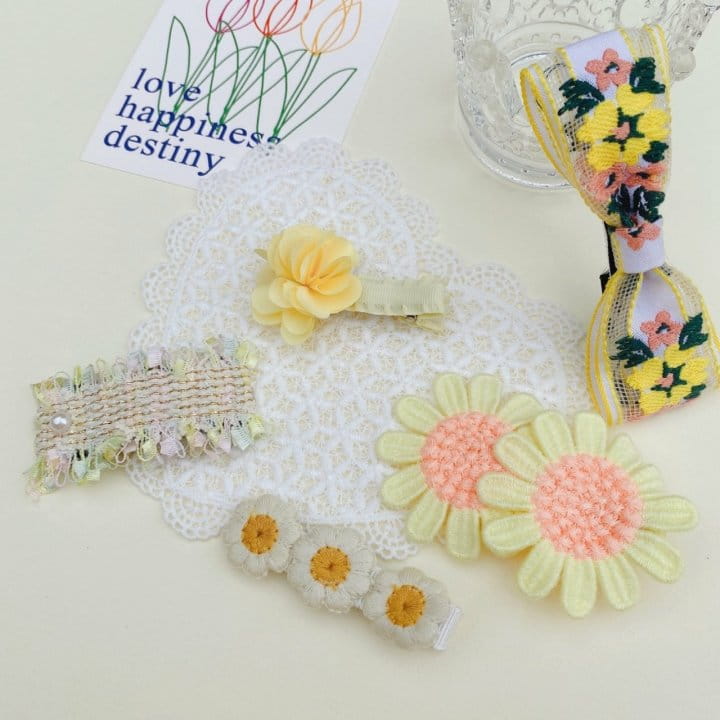 MINS - Korean Children Fashion - #Kfashion4kids - Yellow Flower Embroidery Hairpin [set of 5] - 3