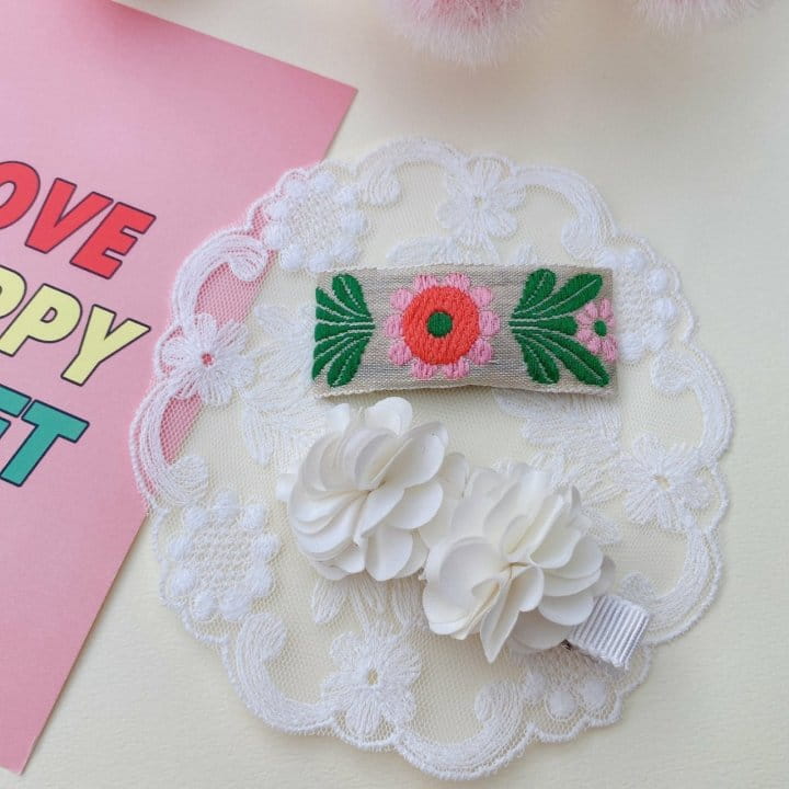 MINS - Korean Children Fashion - #Kfashion4kids - Pink Pop Embroidery Hairpin [set of 4]