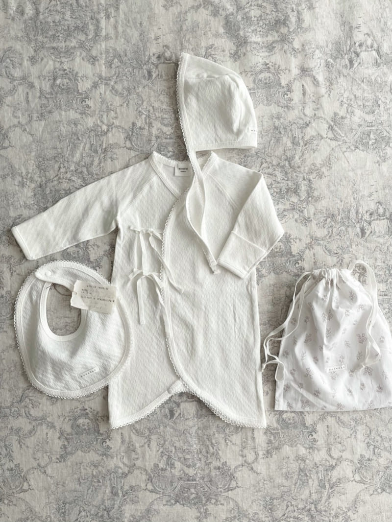 MONBEBE - Korean Children Fashion - #Kfashion4kids - Organic Bib, Bonnet with Pouch - 9