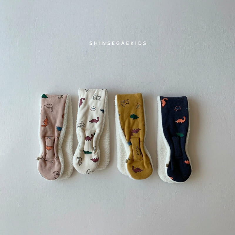SHINSEAGE KIDS - Korean Children Fashion - #Kfashion4kids - Dino Neck Muffler