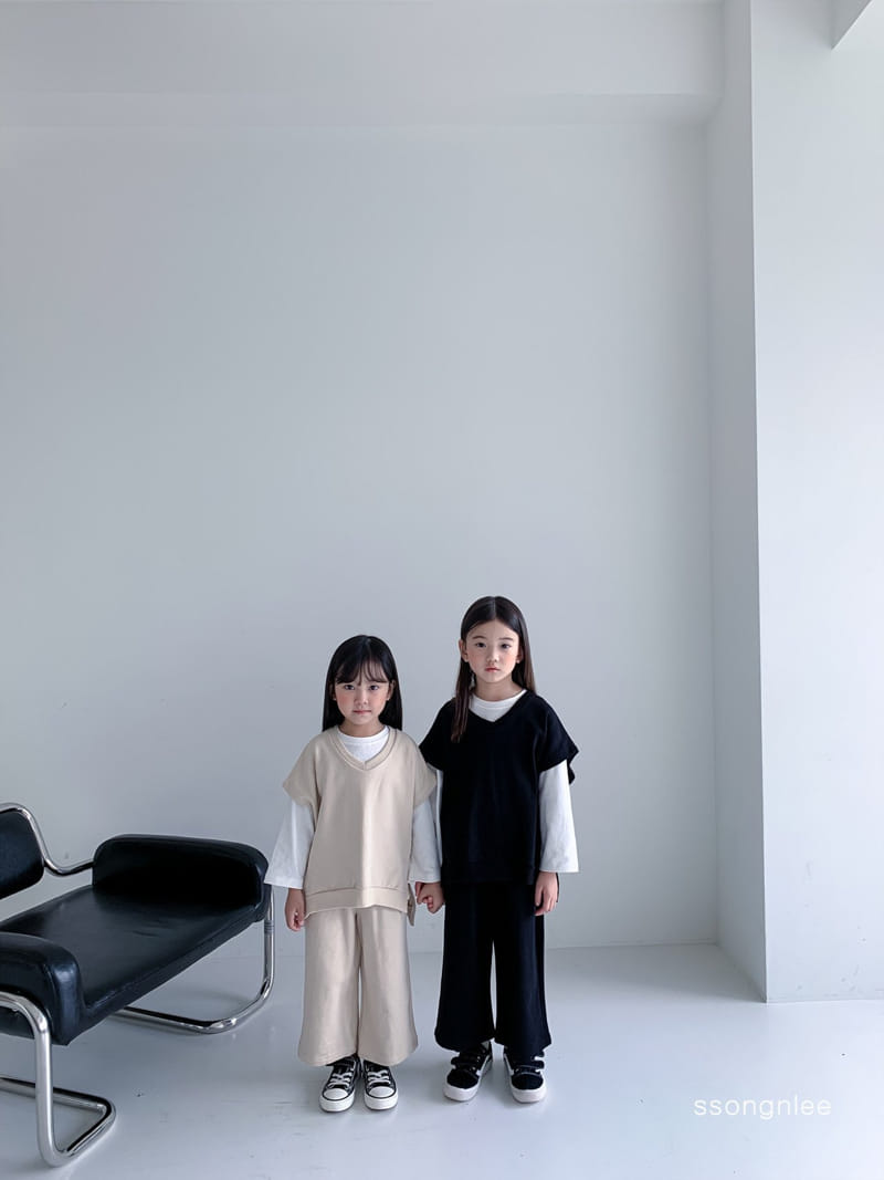 SSONGNLEE - Korean Children Fashion - #Kfashion4kids - V Neck Top Bottom Set with Mom - 10