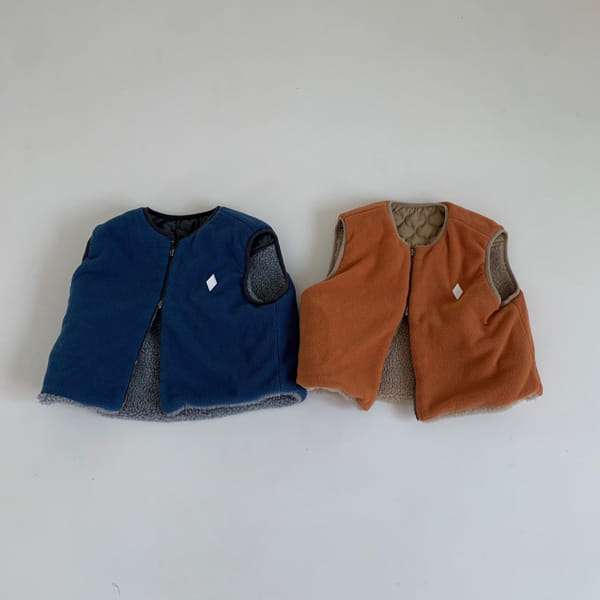 GO;U - Korean Children Fashion - #Kfashion4kids - Gganbu Vest with Mom