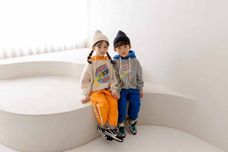 PINK151 - Korean Children Fashion - #Kfashion4kids - Love Tape Jogger Pants - 8