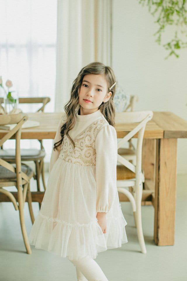 PUDDING - Korean Children Fashion - #Kfashion4kids - V Neck One-piece - 5