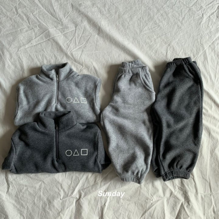 SUNDAY CLOSET - Korean Children Fashion - #Kfashion4kids - Shape Turtleneck Top Bottom Set