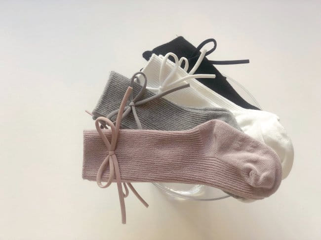 TEAMAND - Korean Children Fashion - #Kfashion4kids - Bong Bong Ribbon Knee Socks