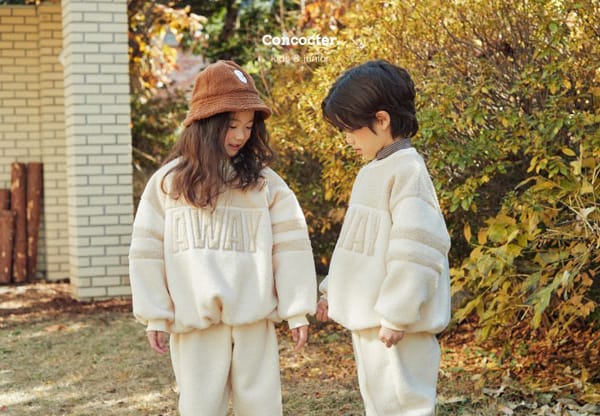 CONCOCTER - Korean Children Fashion - #Kfashion4kids - Away Bboglei Top Bottom Set