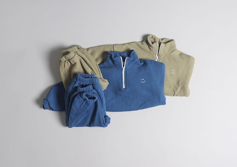 HYVAA - Korean Children Fashion - #Kfashion4kids - Smile Anorak Top Bottom Set - 10