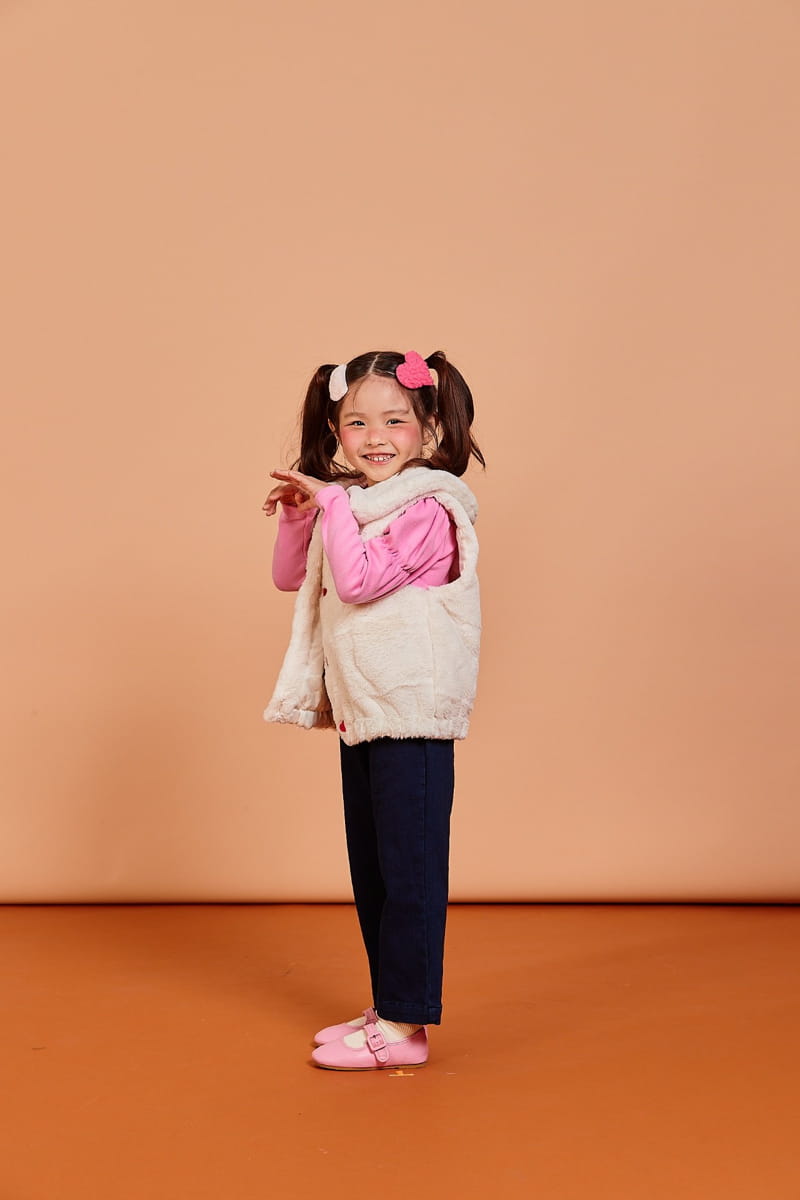 KOKOYARN - Korean Children Fashion - #Kfashion4kids - Mink Fluffy Collar Vest - 6