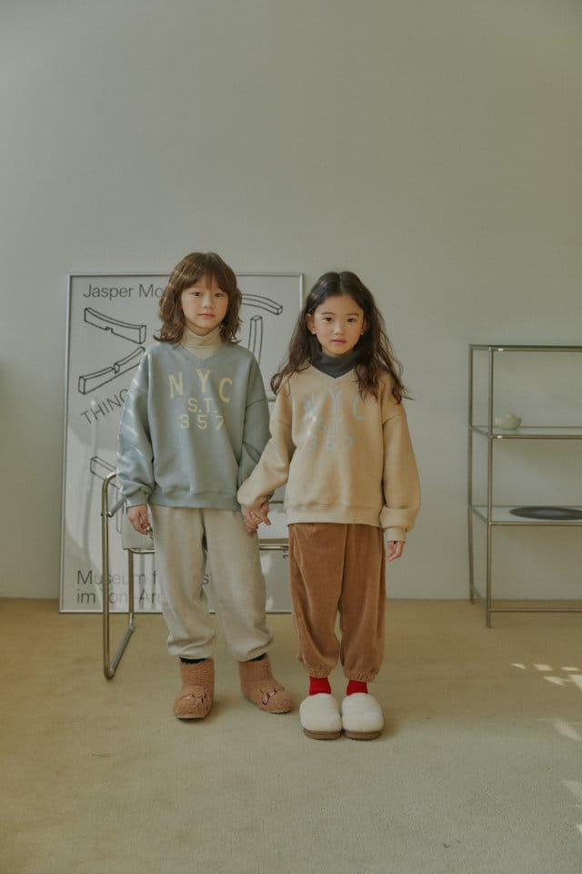 LITTLE B - Korean Children Fashion - #Kfashion4kids - NYC Sweatshirt