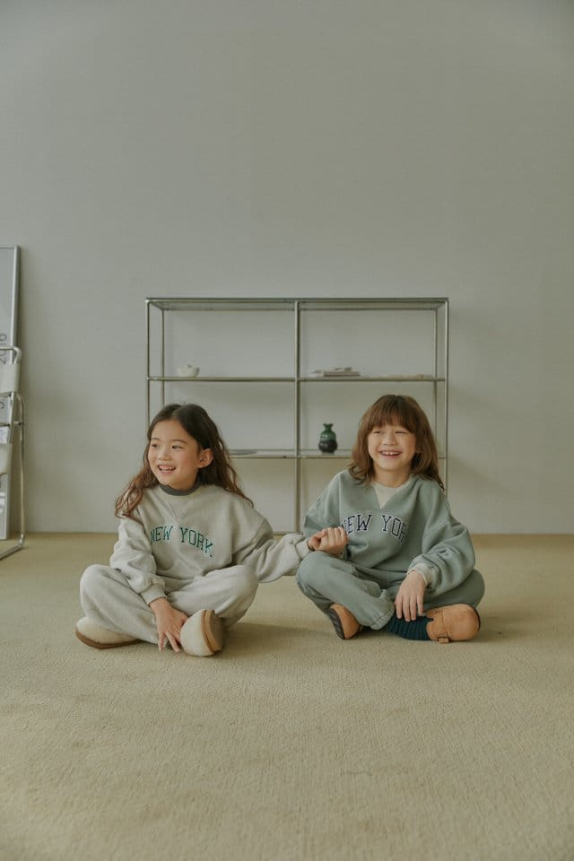 LITTLE B - Korean Children Fashion - #Kfashion4kids - New York Sweatshirt - 3