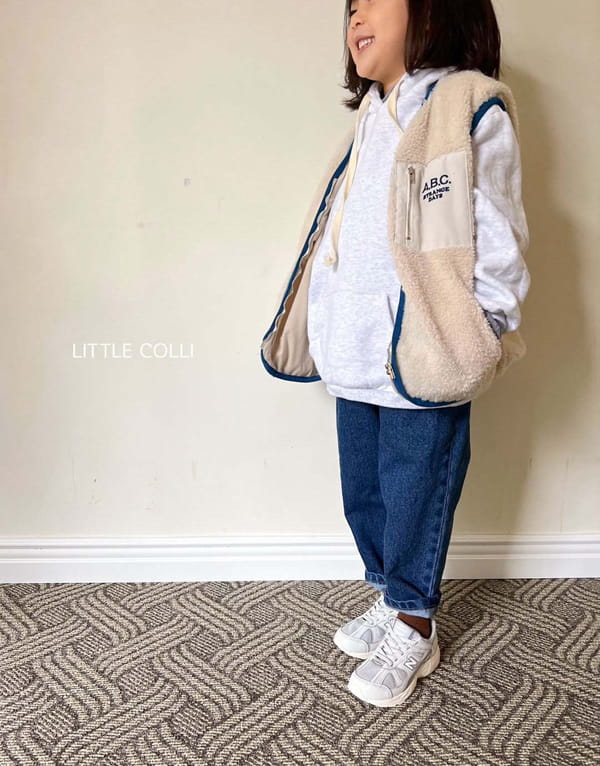 LITTLE COLLI - Korean Children Fashion - #Kfashion4kids - ABC Fleece Vest - 11