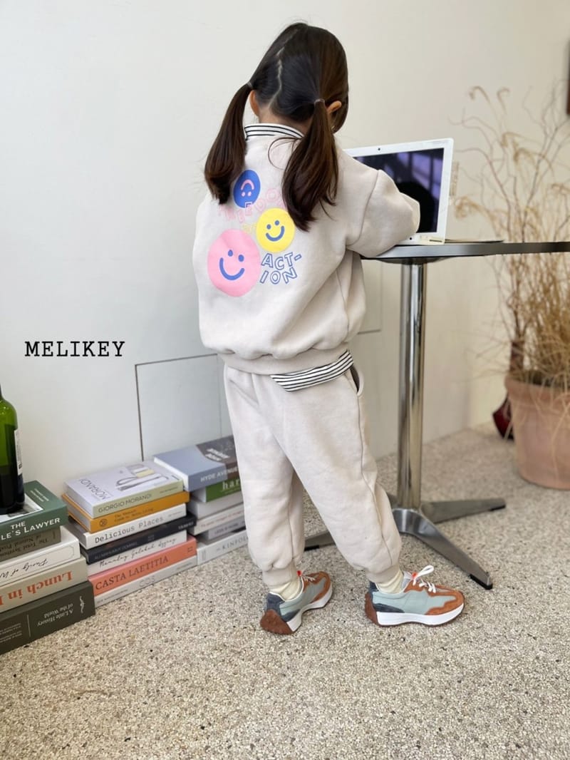 MELIKEY - Korean Children Fashion - #Kfashion4kids - Action Smile Top Bottom Set - 5