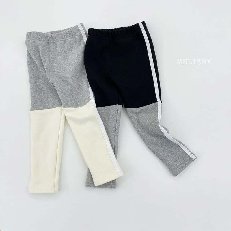 MELIKEY - Korean Children Fashion - #Kfashion4kids - Half Half Color Leggings