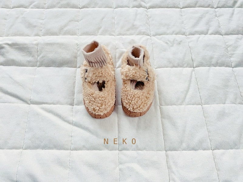 NEKO - Korean Children Fashion - #Kfashion4kids - 857 White Puppy Fluffy Flat