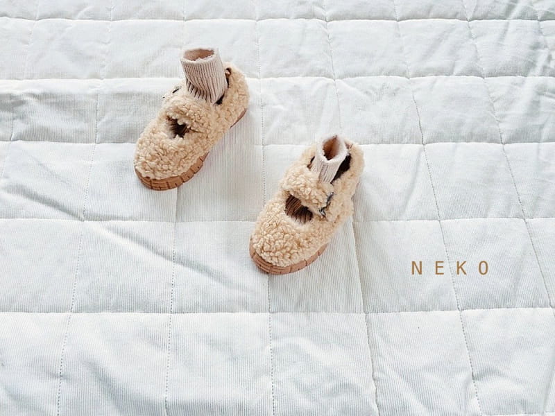 NEKO - Korean Children Fashion - #Kfashion4kids - 857 White Puppy Fluffy Flat - 4