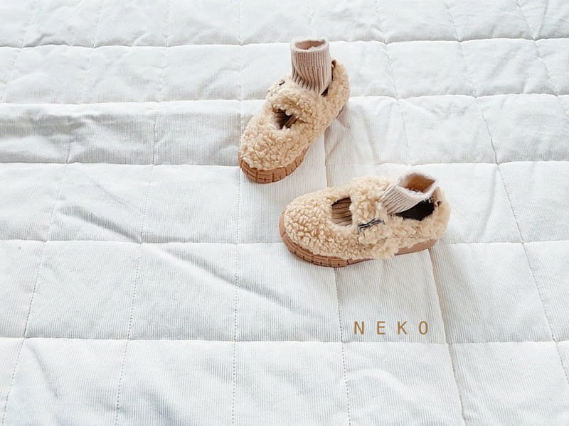 NEKO - Korean Children Fashion - #Kfashion4kids - 857 White Puppy Fluffy Flat - 6