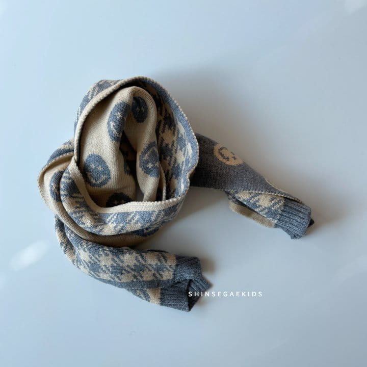 SHINSEAGE KIDS - Korean Children Fashion - #Kfashion4kids - Smile Knit Muffler - 2
