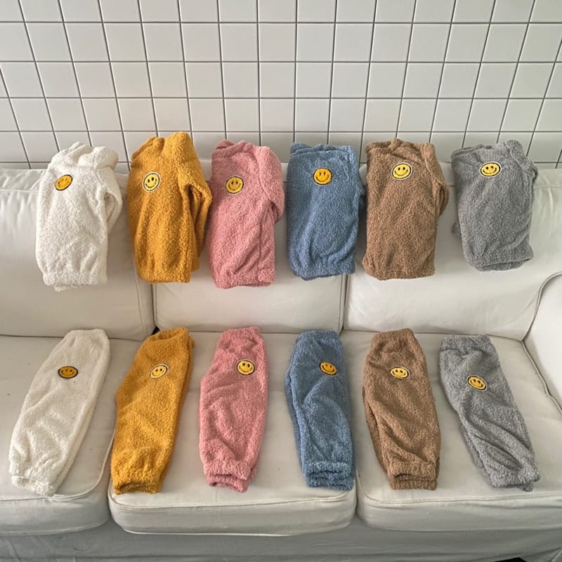 MORE - Korean Children Fashion - #Kfashion4kids - Smile Top Bottom Set - 2