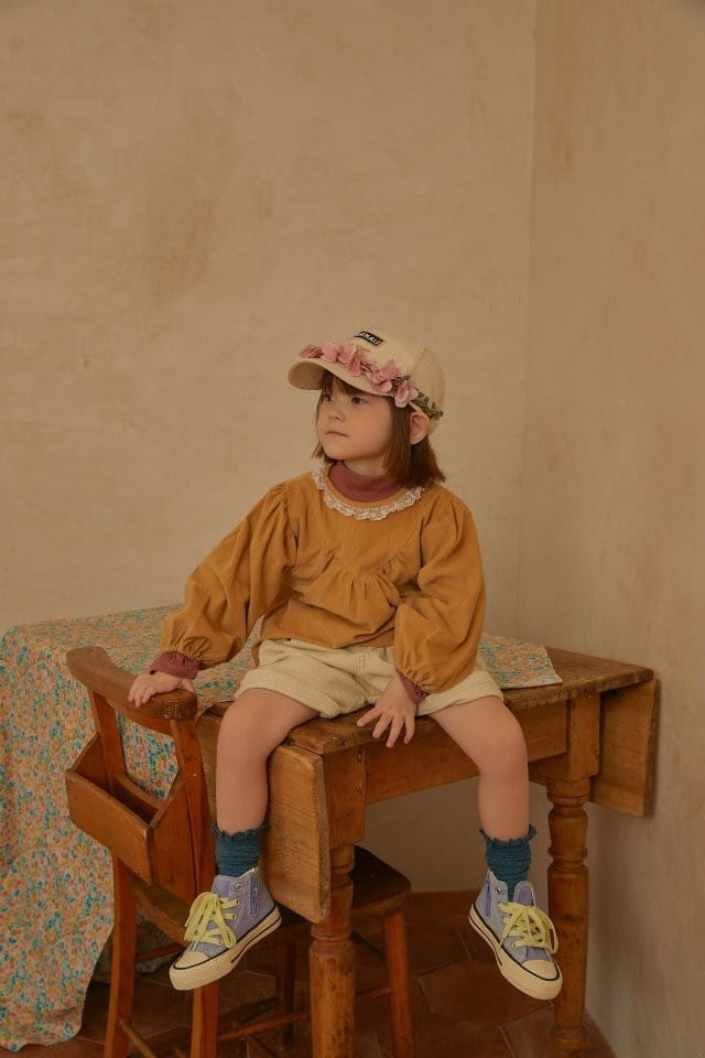 MUMUNBABA - Korean Children Fashion - #Kfashion4kids - V Shirring Rib Blouse