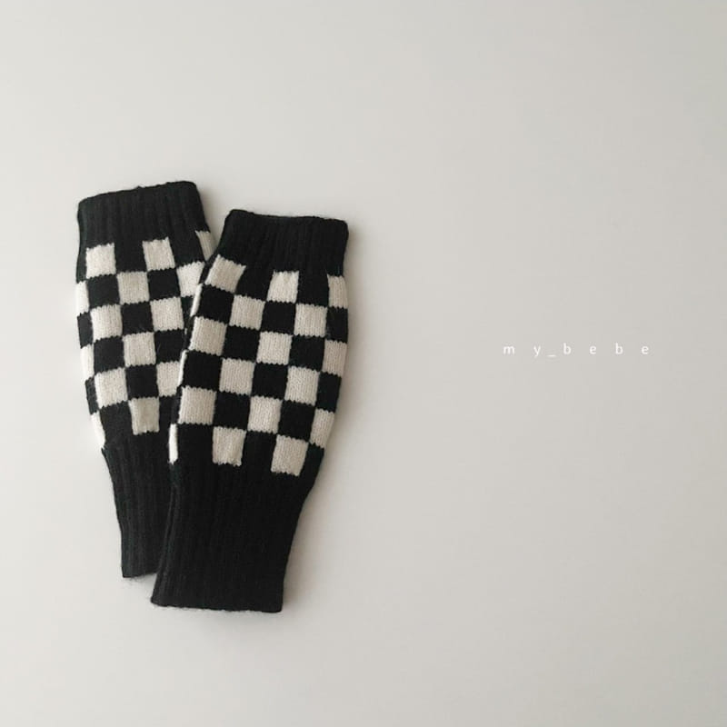 MY BEBE - Korean Children Fashion - #Kfashion4kids - Chess Hand Warmer - 3