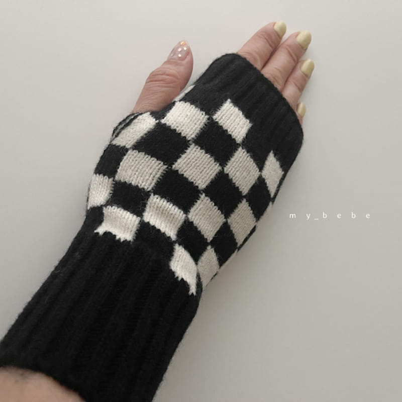 MY BEBE - Korean Children Fashion - #Kfashion4kids - Chess Hand Warmer - 4