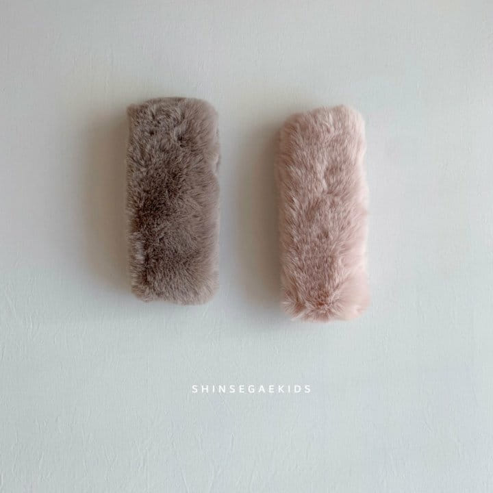 SHINSEAGE KIDS - Korean Children Fashion - #Kfashion4kids - Simple Fluffy Muffler - 3