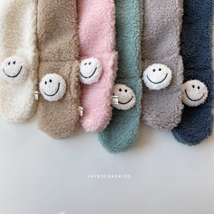 SHINSEAGE KIDS - Korean Children Fashion - #Kfashion4kids - Bboglei Smile Neck Warner - 10