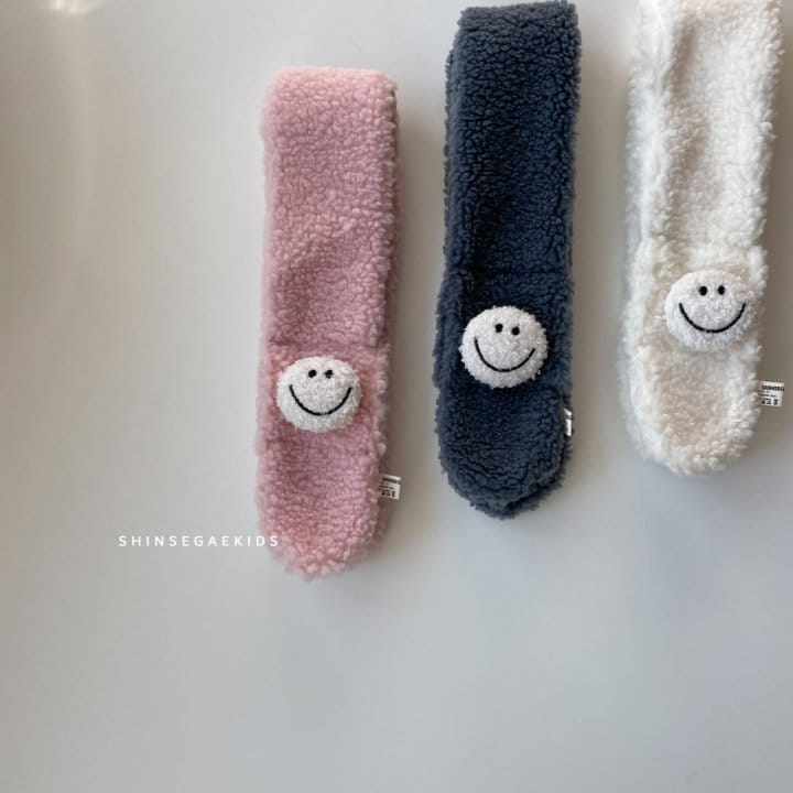 SHINSEAGE KIDS - Korean Children Fashion - #Kfashion4kids - Bboglei Smile Neck Warner - 8