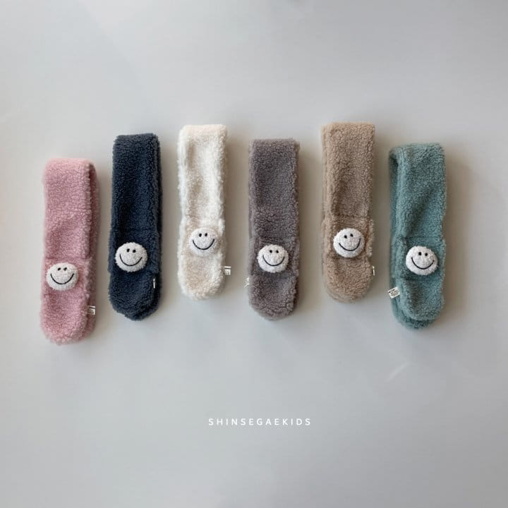 SHINSEAGE KIDS - Korean Children Fashion - #Kfashion4kids - Bboglei Smile Neck Warner - 9